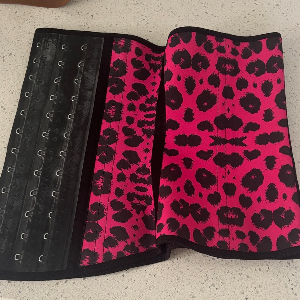 Ann Michell Pink and Black Leopard Print Belt